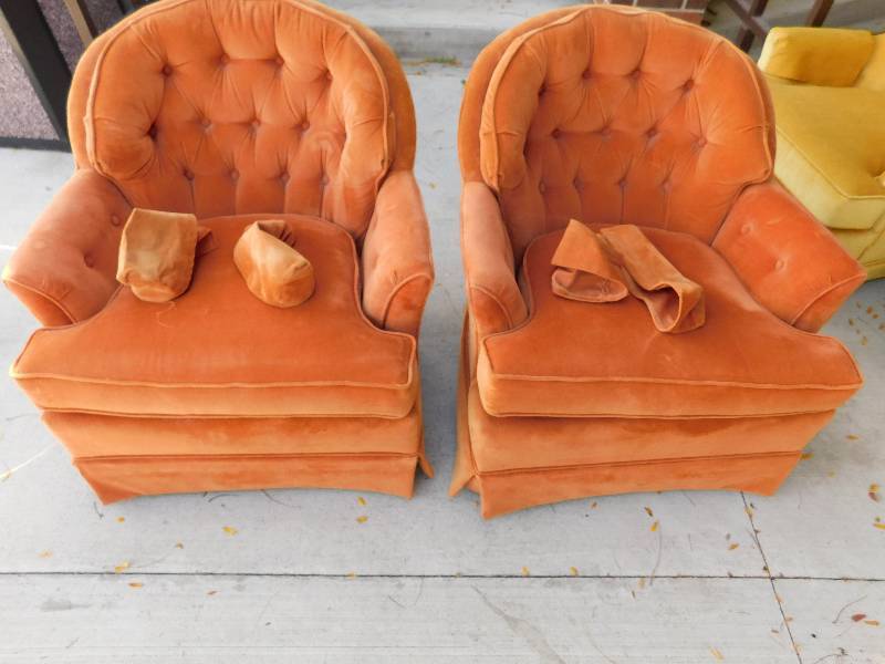 lot 8257 image: Matching Vintage Ethan Allen. Polyester Suede Burnt Orange Fabric Arm Chairs.