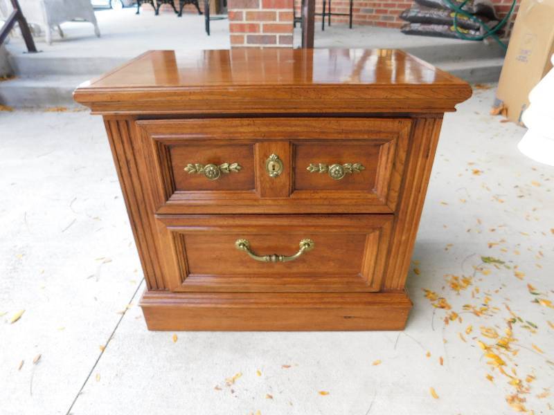 lot 8263 image: 24 T, 26 W, 16 D. Stanley Brand Two Drawer Nedside Table.