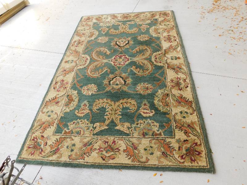 lot 8264 image: Noury India House 5 x 8 Foot Area Rug.