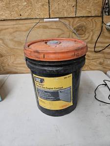 lot 413 image: cat ngec natural gas engine coolant 339-37775 gallon bucket