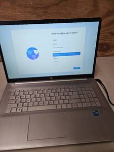 lot 424 image: Hp laptop 17 cn0004ds