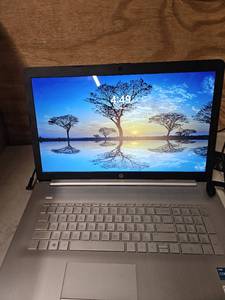 lot 439 image: HP laptop 17-cn0201ds