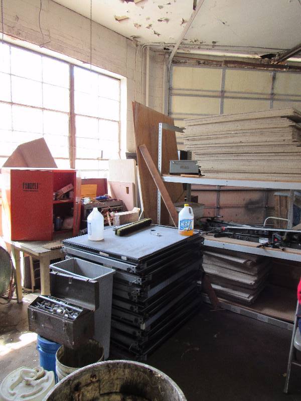 lot 4638 image: Lot of Storage, Racking And Automotive Equipment