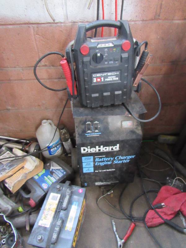 lot 4652 image: Diehard Batter ChargerEngine Starter With Centech Portable Power Pack