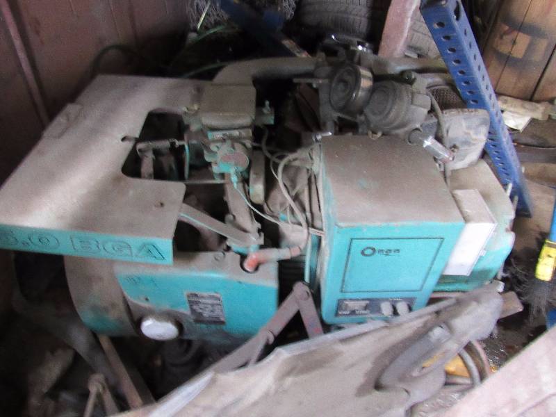 lot 4660 image: Onan Gas-Powered Generator