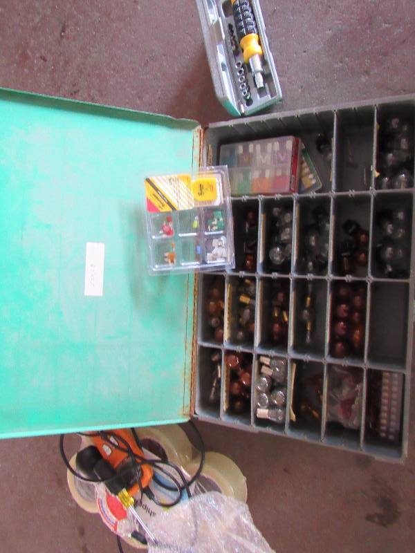 lot 4666 image: Lot of Shop Equipment