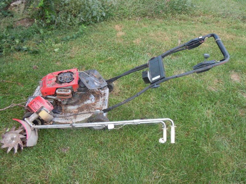 lot 564 image: Lawn Item Lot