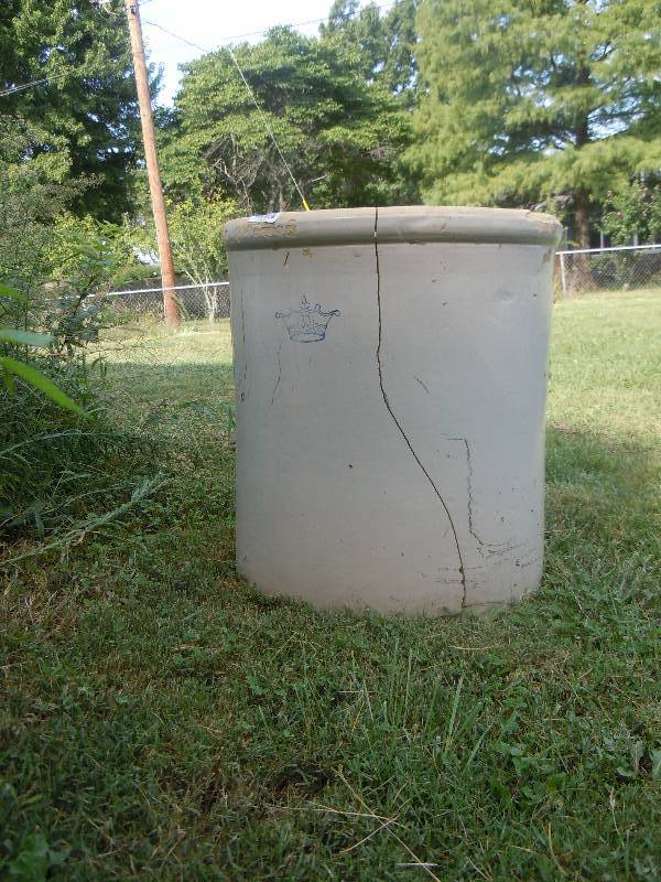lot 566 image: 30gl Crock