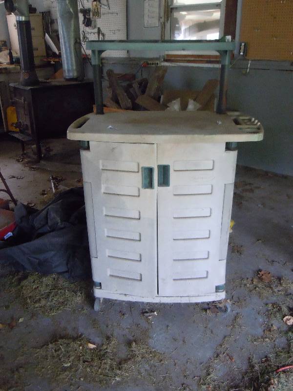 lot 570 image: Garage Cart