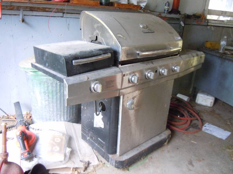 lot 572 image: BBQ Grill