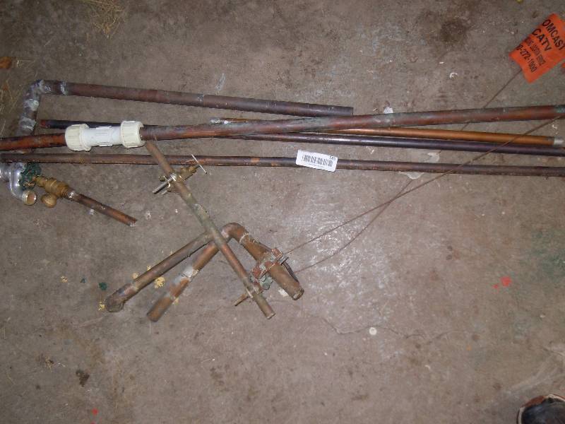 lot 585 image: Lot of Random Items