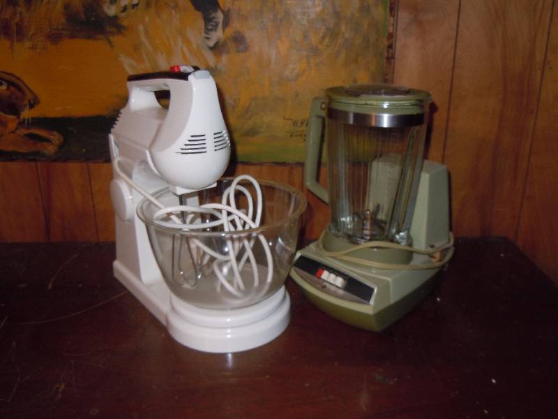 lot 805 image: Lot of Kitchen Appliances