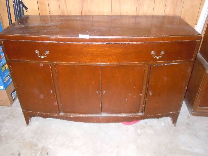 lot 809 image: Antique SidebarBuffet