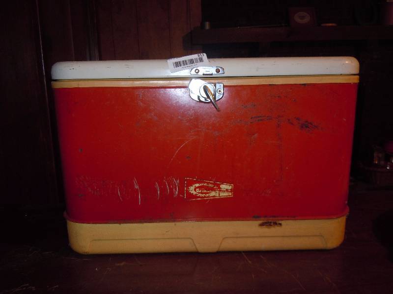 lot 813 image: Vintage Cooler