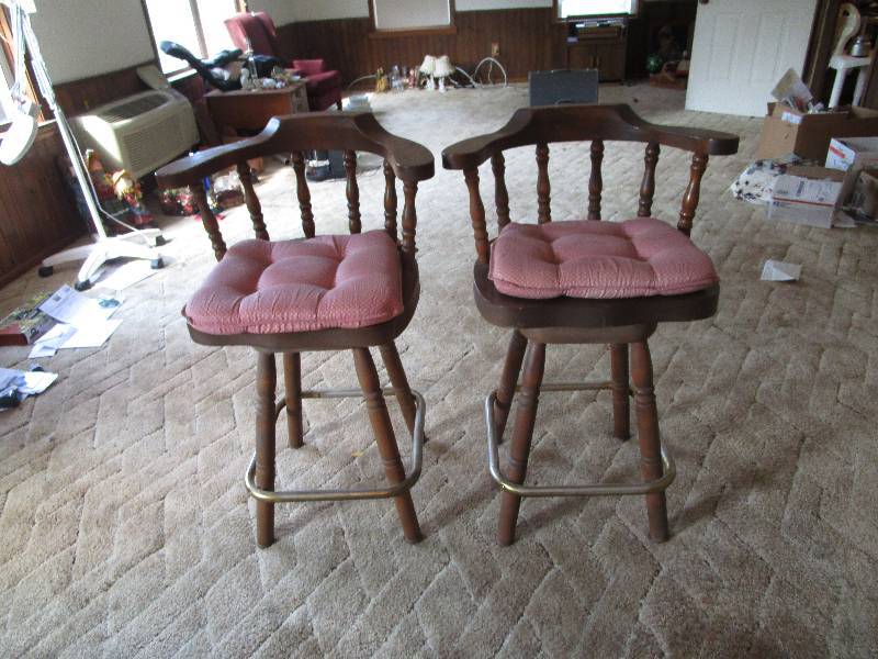 lot 510 image: Pair of Barstools