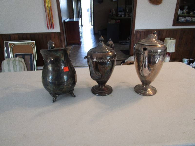 lot 512 image: Lot of Silver Pitchers