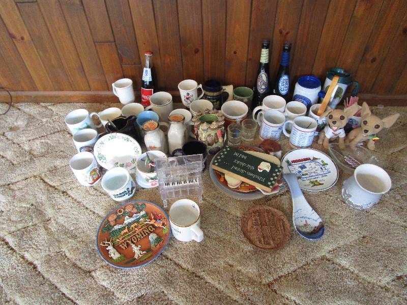 lot 514 image: Large Lot of Random Goodies