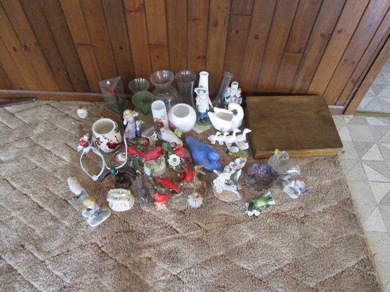 lot 769 image: Large Lot of Random Goodies