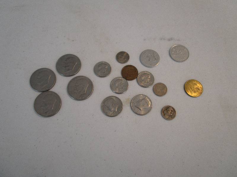 lot 762 image: Lot of Random Coins