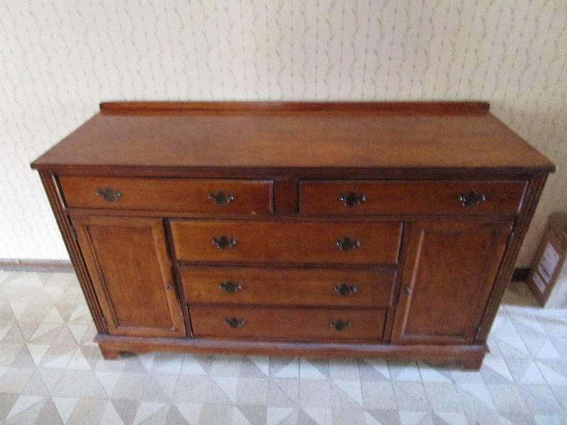 lot 520 image: Vintage SidebarBuffet