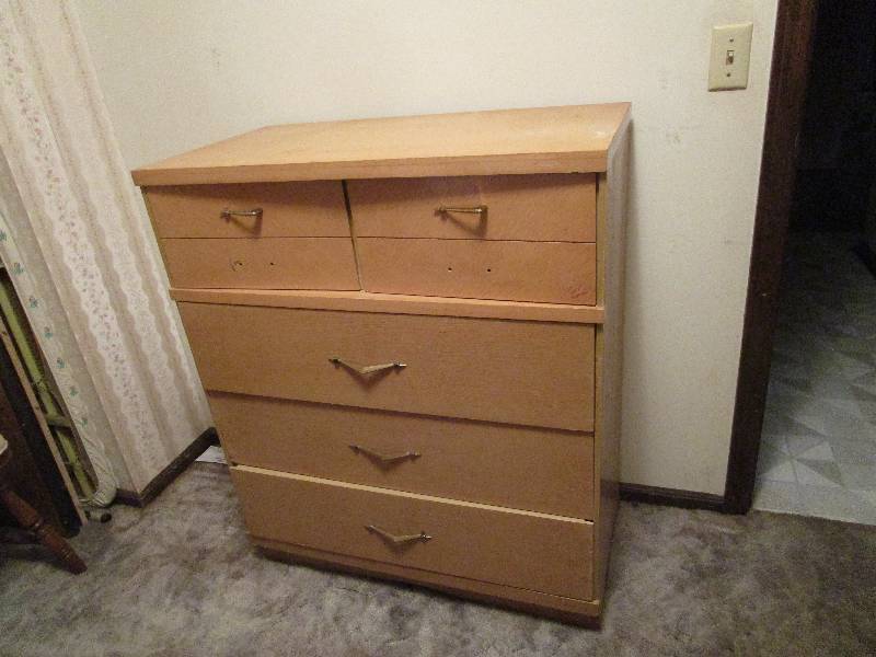 lot 522 image: Vintage Chest of Drawers