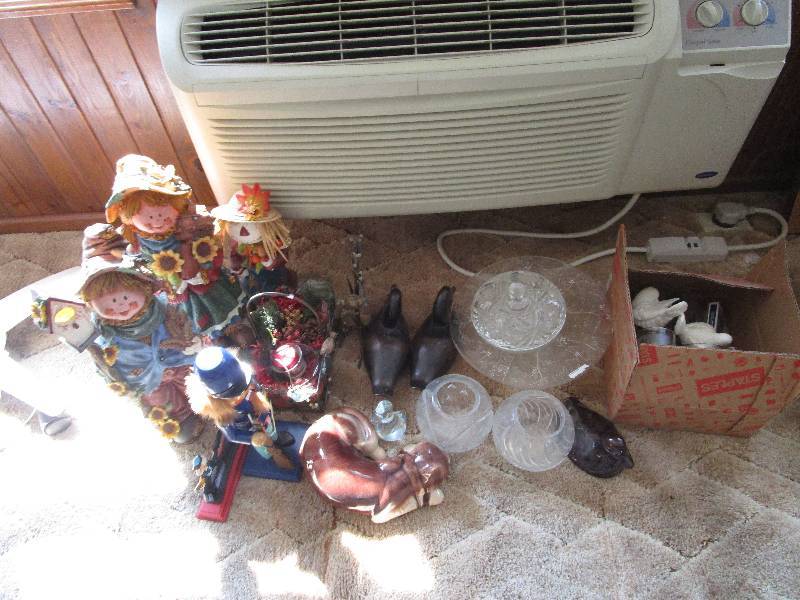 lot 744 image: Large Lot of Random Goodies