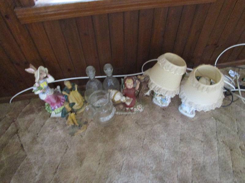 lot 740 image: Large Lot of Random Goodies