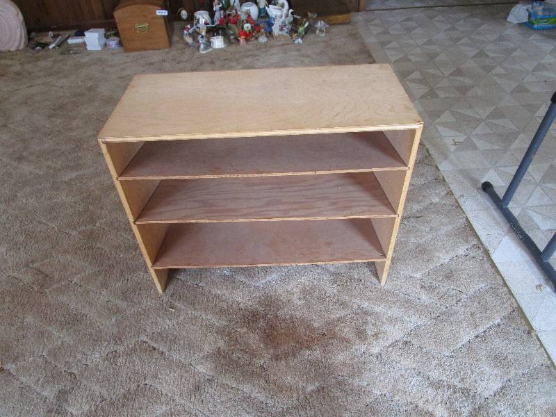 lot 648 image: Storage Shelf