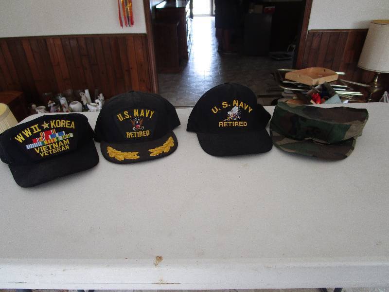 lot 639 image: Military Hat Lot