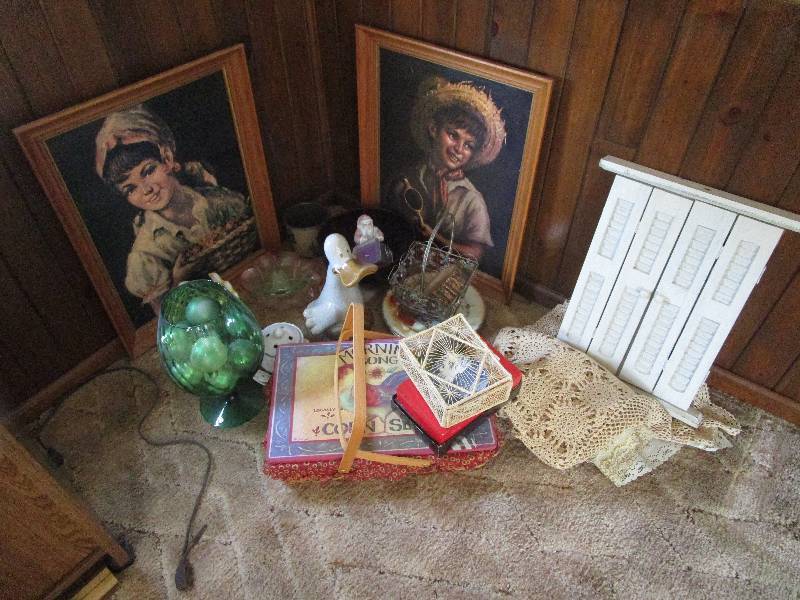 lot 635 image: Large Lot of Goodies