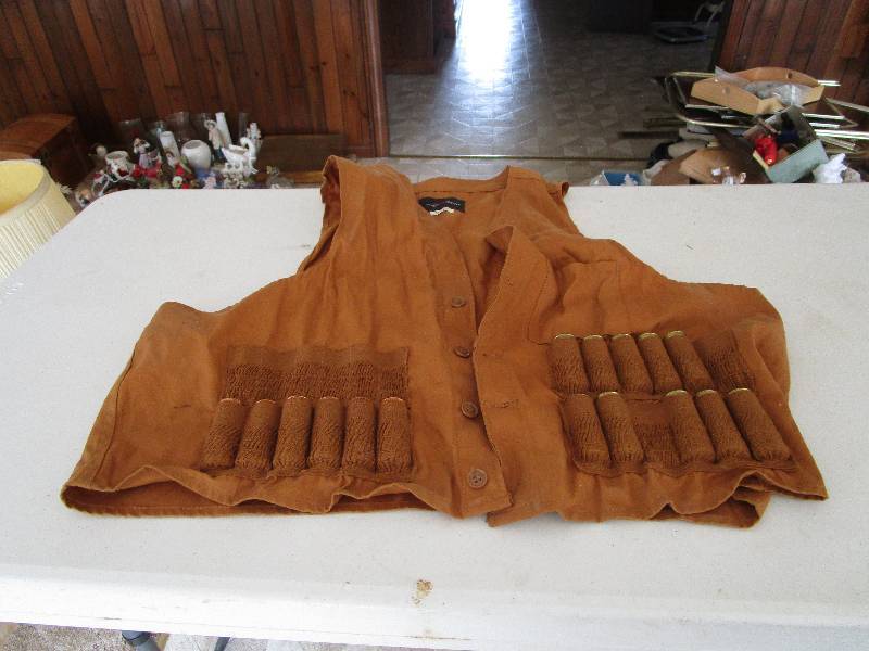 lot 526 image: XL Redhead Hunting Jacket