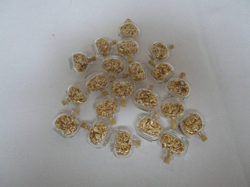 lot 655 image: Lot of Gold Flakes