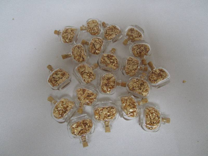 lot 656 image: Lot of Gold Flakes