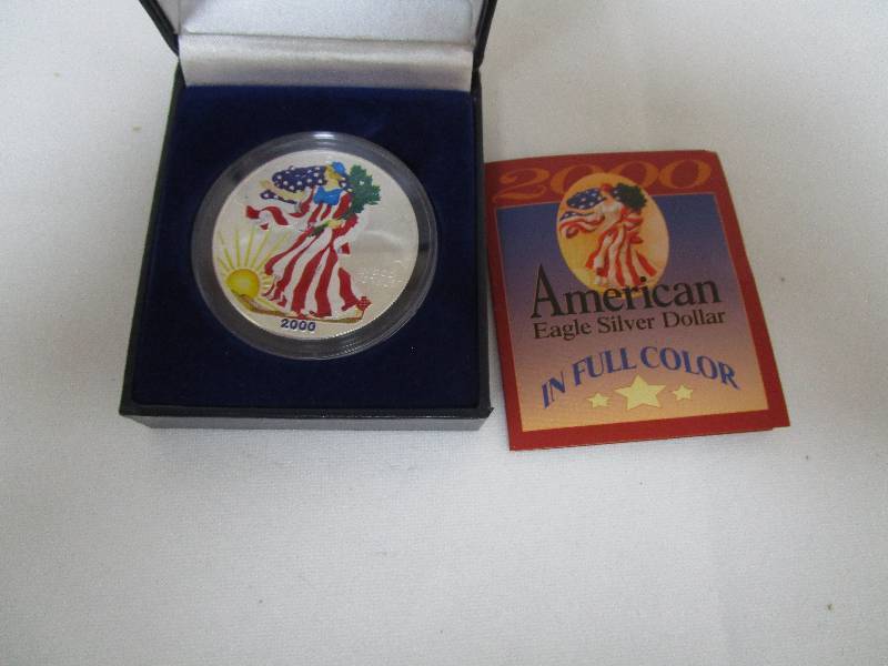 lot 658 image: American Eagle Silver Dollar in Full Color