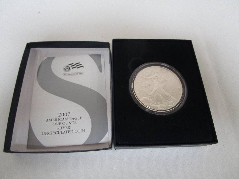 lot 659 image: American Silver Eagle Uncirculated