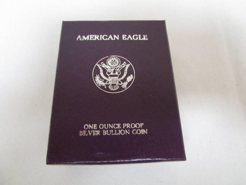 lot 660 image: 2000 American Silver Eagle Coin