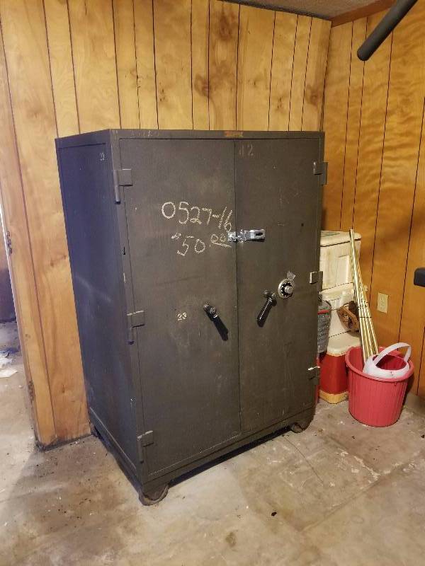 lot 480 image: Amtique Mosler Safe Minimal Assisstance Will Be Available