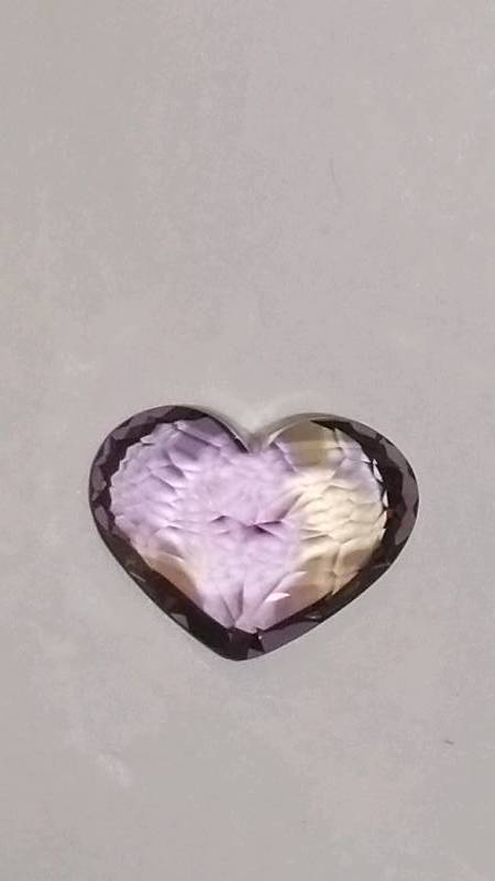 lot 555 image: 6.44ct Heart Shaped Gemstone