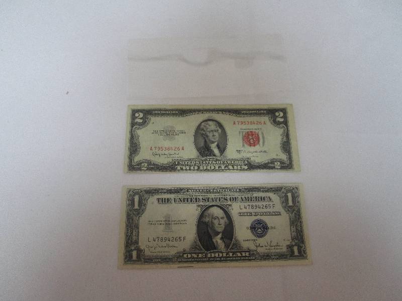 lot 845 image: Silver Certificate One and Two Dollar Bill Lot