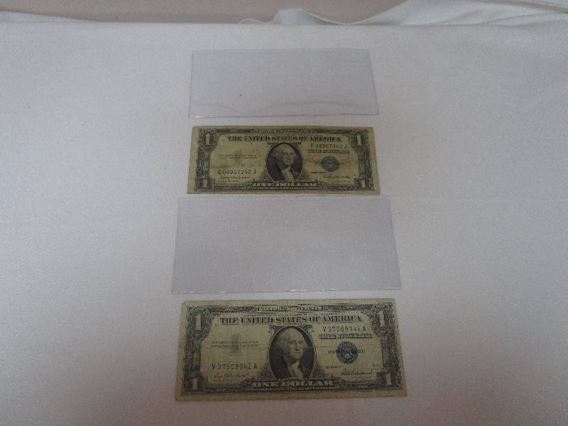 lot 847 image: Silver Certificate One Dollar Bills