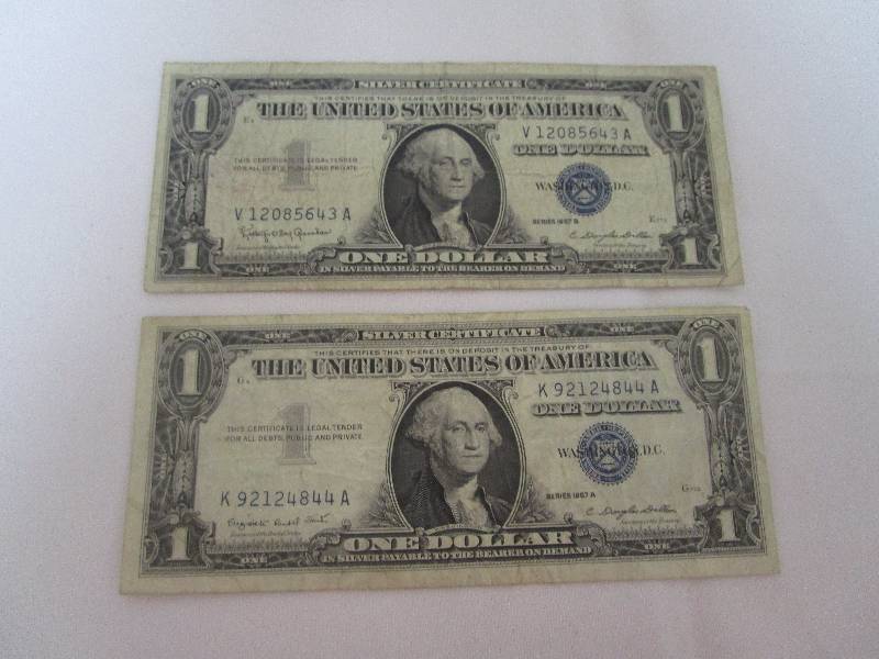 lot 853 image: Blue Series One Dollar Bill Lot