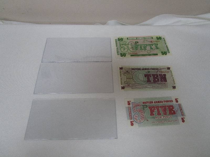 lot 855 image: Collectible Foreign Money Lot