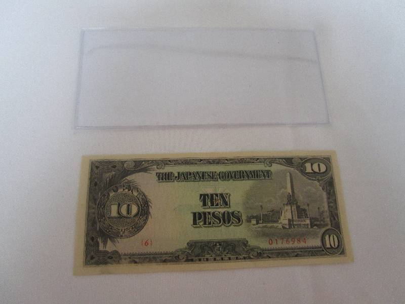 lot 857 image: Collectible Foreign Money Lot