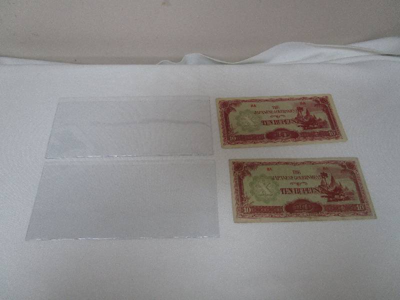 lot 859 image: Collectible Foreign Money Lot