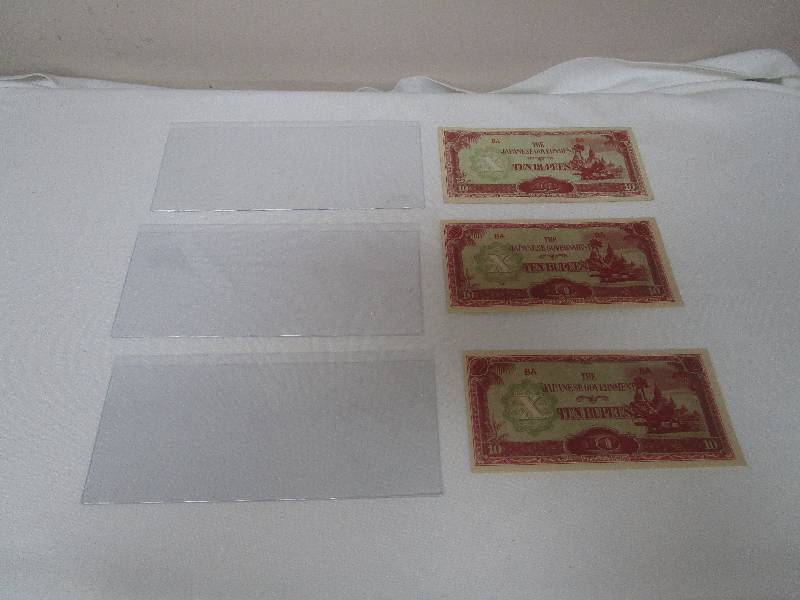lot 861 image: Collectible Foreign Money Lot
