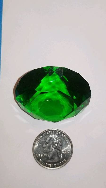 lot 879 image: Large Faceted Natural Gemstone