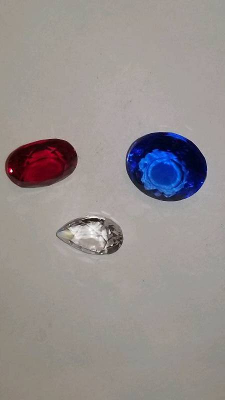 lot 607 image: Loose Lot of All Natural Faceted Precious Gemstone