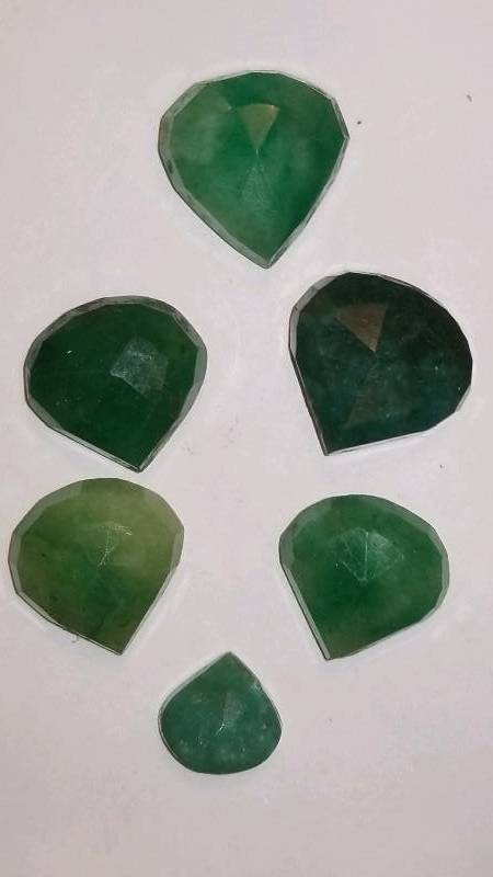 lot 618 image: Large Lot of Emeralds