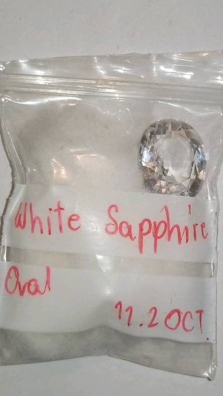 lot 733 image: White Sapphire