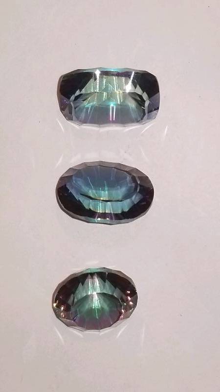 lot 884 image: Lot of Beautiful Natural Faceted Gemstones